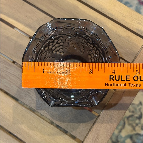 Vgt carnival glass ruffled bowl with scalloped edge. Smoke gray color. - Picture 4 of 6